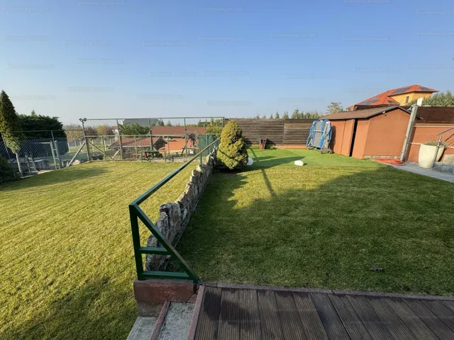 Eladó ház Csömör, Csömör, Középhegy 238 nm