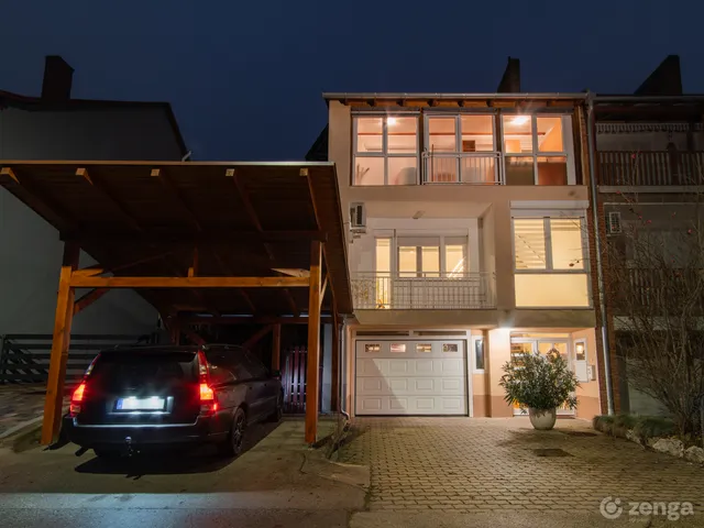 Eladó ház Szekszárd, Bakta 120 nm