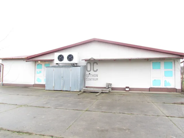 Eladó kereskedelmi és ipari ingatlan Téglás 392 nm