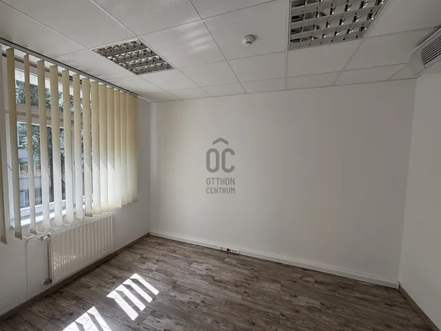 Kiadó kereskedelmi és ipari ingatlan Debrecen, Homokkert