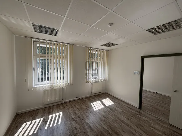 Kiadó kereskedelmi és ipari ingatlan Debrecen, Homokkert