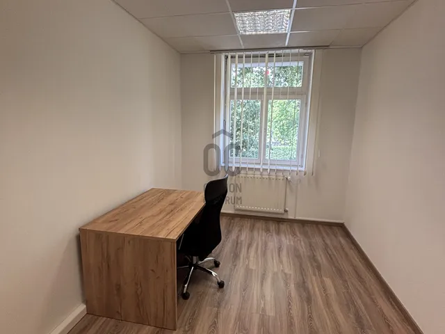 Kiadó kereskedelmi és ipari ingatlan Debrecen, Homokkert