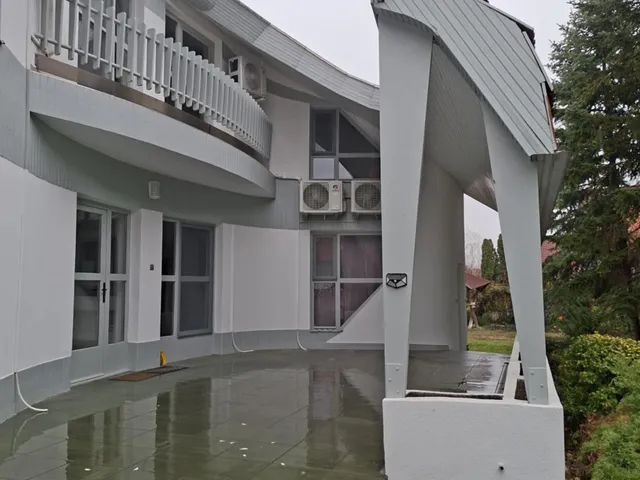 Eladó ház Szolnok, Szandaszőlős 200 nm