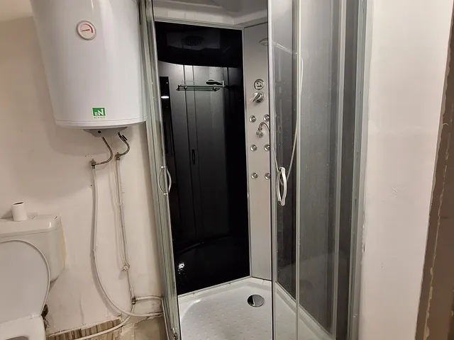 Eladó kereskedelmi és ipari ingatlan Szolnok, Belváros 30 nm