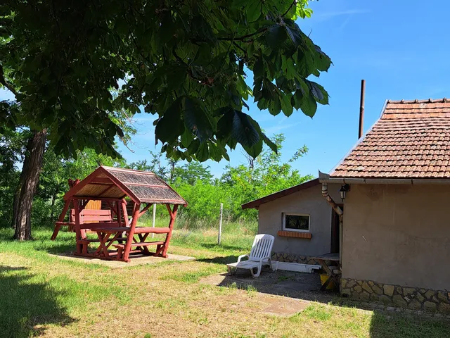 Eladó mezőgazdasági ingatlan Kocsér 25 nm