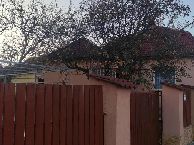 Eladó ház Szolnok, Meggyesitelep 67 nm