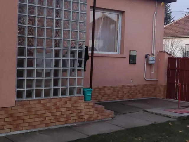 Eladó ház Szolnok, Meggyesitelep 67 nm