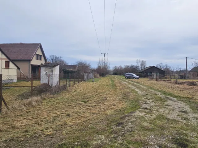 Eladó telek Tiszaföldvár, Rezeda utca 1296 nm