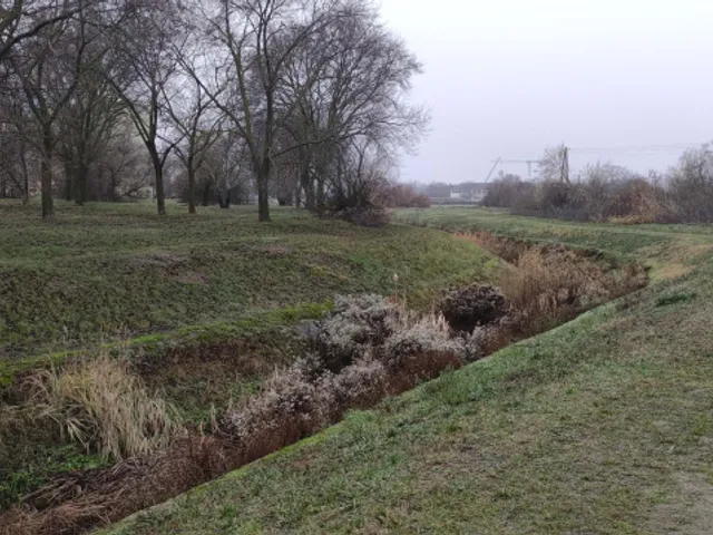 Eladó telek Szolnok, Széchenyi-lakótelep 3051 nm