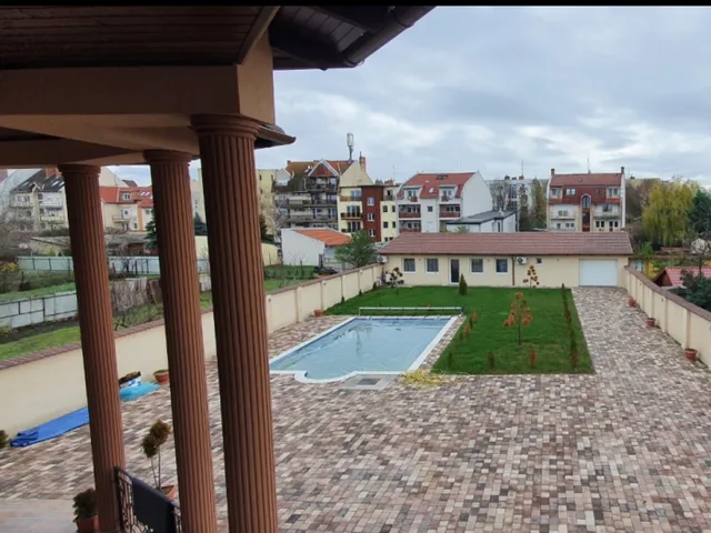 Eladó ház Szolnok, Belváros 360 nm