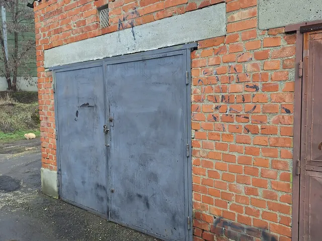 Eladó garázs Szolnok, Tallinn 18 nm