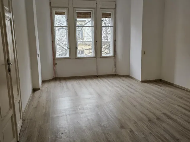 Eladó lakás Szolnok, Belváros 120 nm