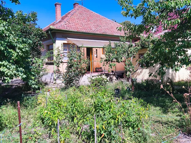 Eladó ház Szolnok, Belváros 76 nm