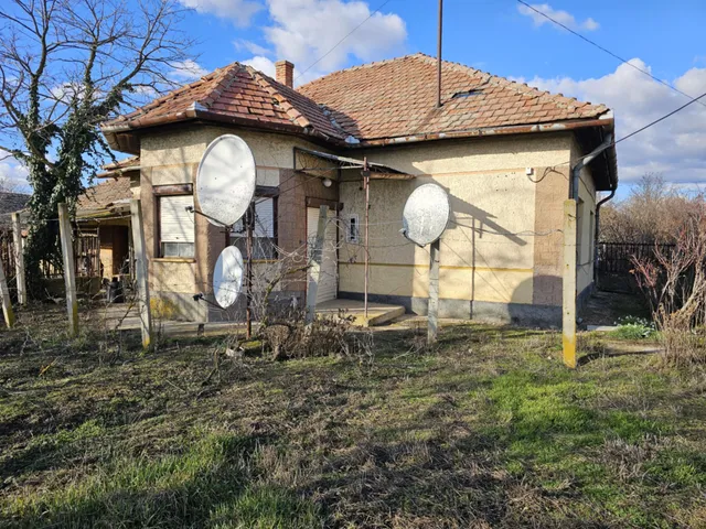 Eladó ház Szelevény 85 nm