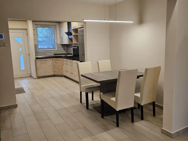 Kiadó lakás Szolnok, Széchenyi-lakótelep, Széchenyi körút 89 nm