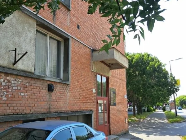 Eladó kereskedelmi és ipari ingatlan Szolnok, Belváros, Ady Endre 33 nm