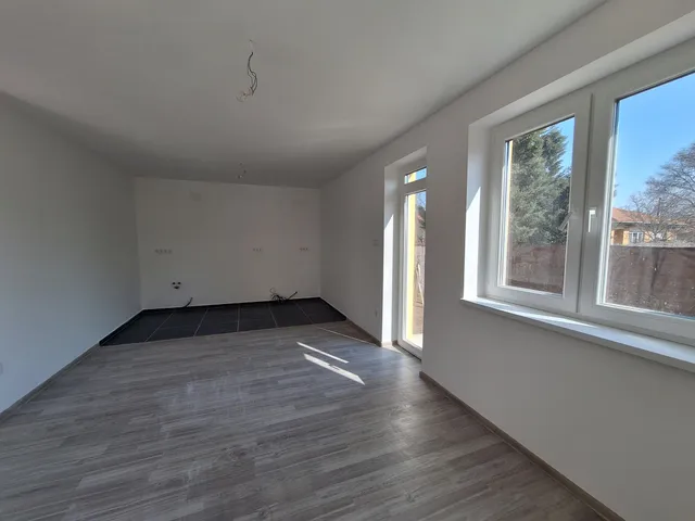 Eladó ház Szolnok, Széchenyi-lakótelep 93 nm