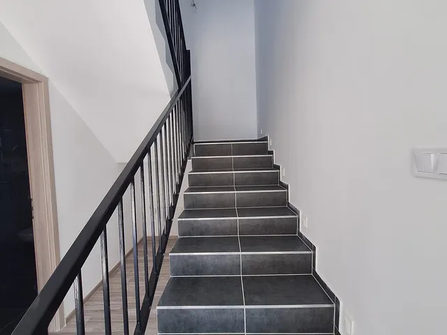 Eladó ház Szolnok, Széchenyi-lakótelep 93 nm