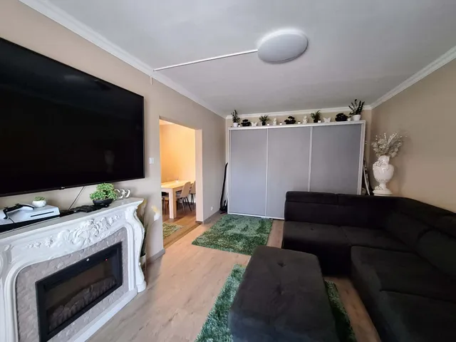 Eladó lakás Szolnok, Széchenyi-lakótelep 54 nm