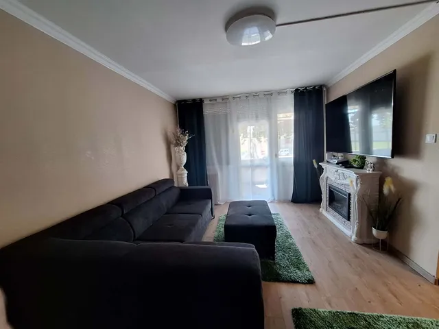 Eladó lakás Szolnok, Széchenyi-lakótelep 54 nm