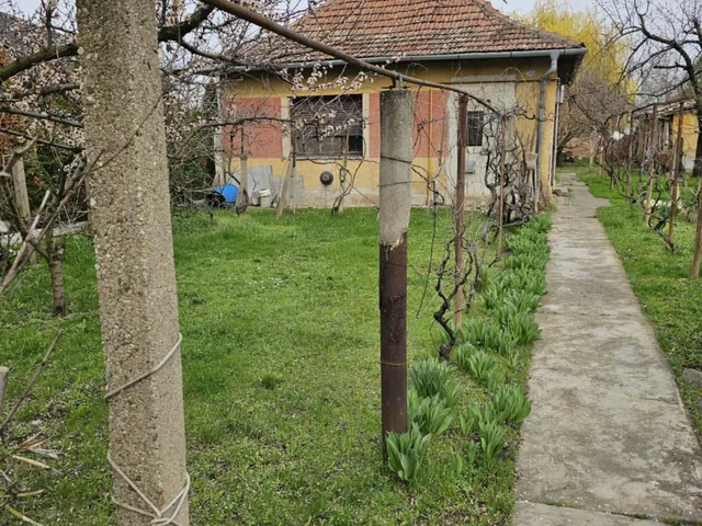 Eladó telek Szolnok, Alcsi városrész, Városmajor út 568 nm