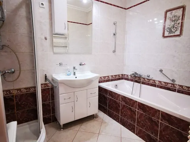 Kiadó lakás Szolnok, Belváros 87 nm