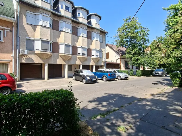 Eladó lakás Szolnok, Belváros 72 nm