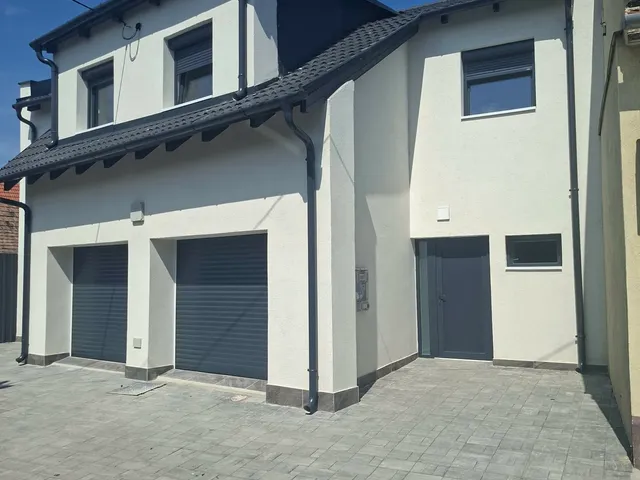Eladó lakás Szolnok, Belváros 108 nm