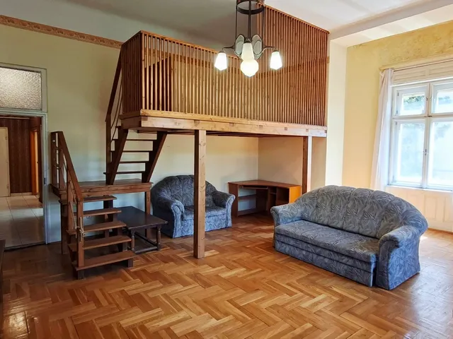 Eladó lakás Szolnok, Belváros 87 nm