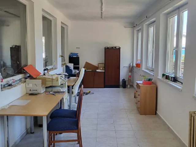Eladó kereskedelmi és ipari ingatlan Szolnok, Északnyugati városrész 600 nm