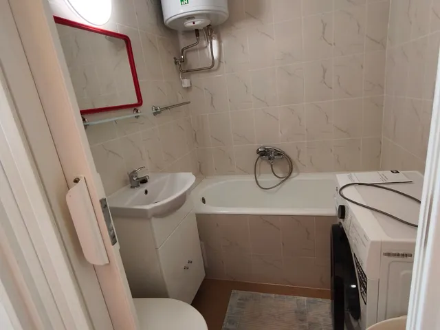 Kiadó lakás Szolnok, Belváros, Várkonyi István tér 30 nm