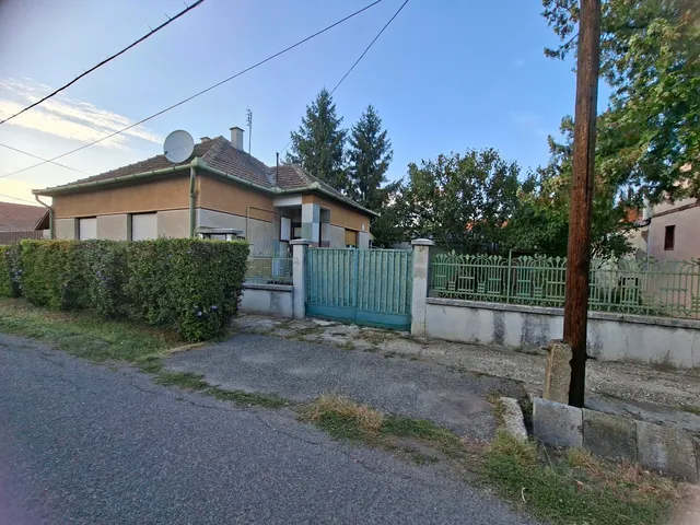 Eladó ház Szolnok, Déli városrész 83 nm