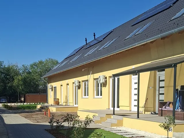 Eladó ház Szolnok, Széchenyi-lakótelep 103 nm