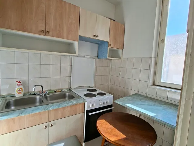 Kiadó lakás Szolnok, Belváros 30 nm
