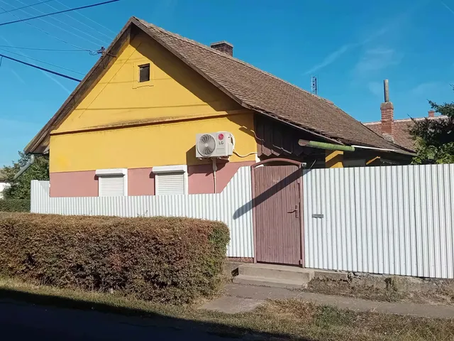 Eladó ház Mezőtúr, Alsórész 70 nm