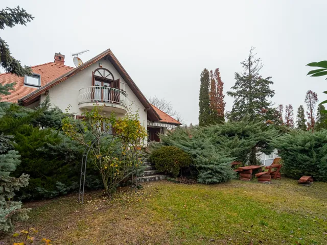 Eladó ház Szentendre, Pismány 300 nm