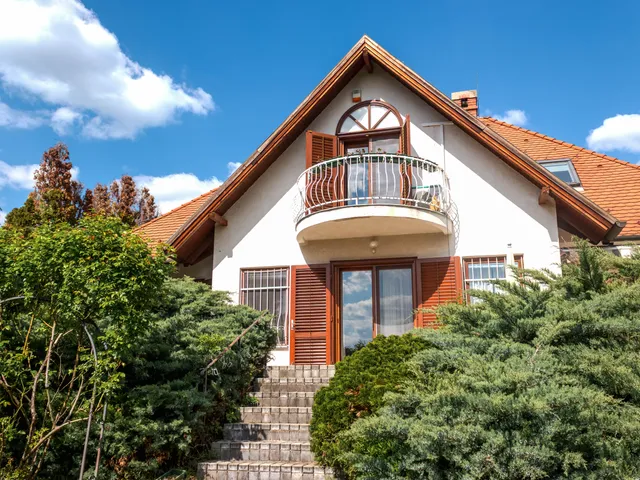 Eladó ház Szentendre, Pismány 300 nm