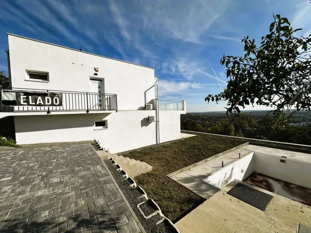 Eladó ház Pécs, Gyükés 98 nm