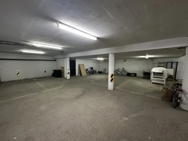 Eladó garázs Pécs 15 nm