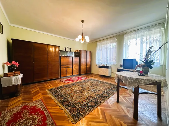 Eladó lakás Komló 54 nm