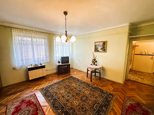 Eladó lakás Komló 54 nm