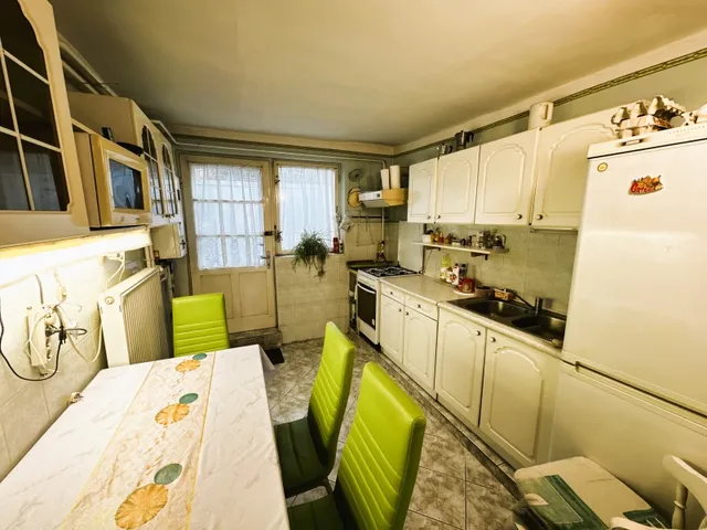 Eladó ház Komló 68 nm