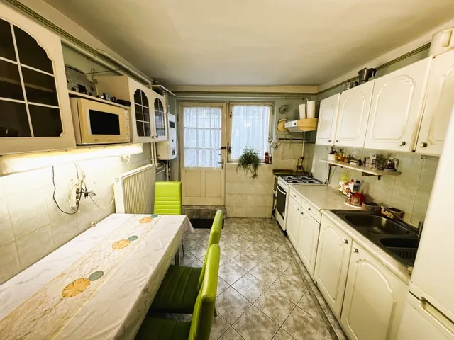 Eladó ház Komló 68 nm