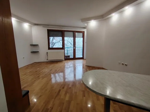 Eladó lakás Pécs 74 nm