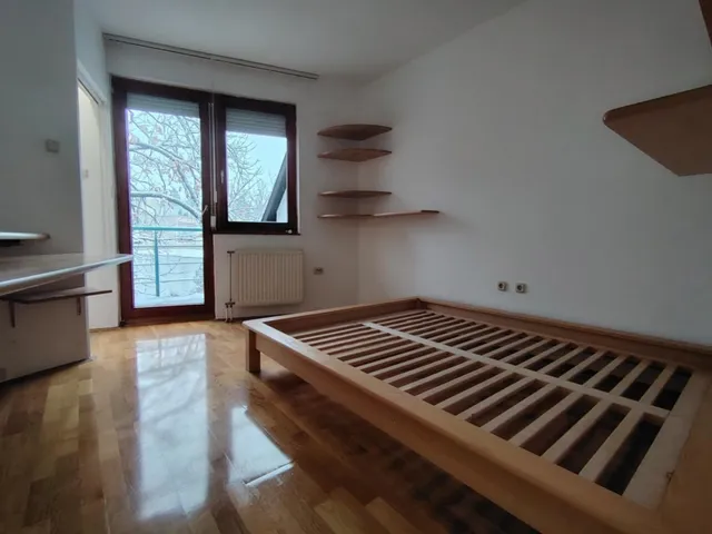 Eladó lakás Pécs 74 nm