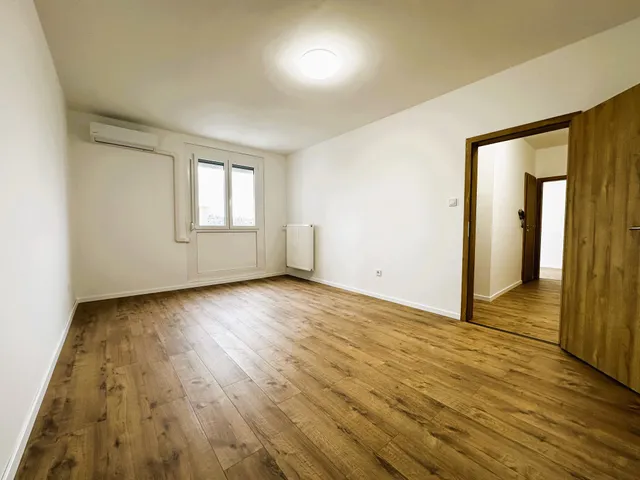 Eladó lakás Pécs, Uránváros 47 nm