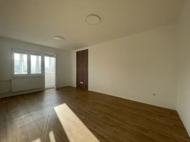 Eladó lakás Komló 55 nm