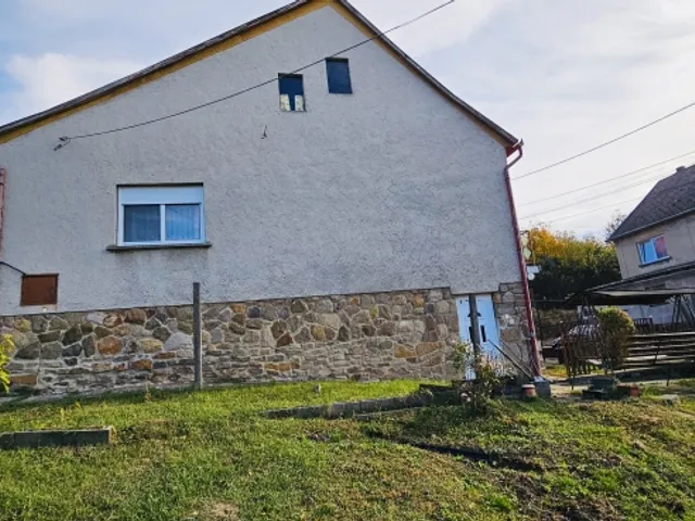 Eladó ház Pécs, Vasas 170 nm