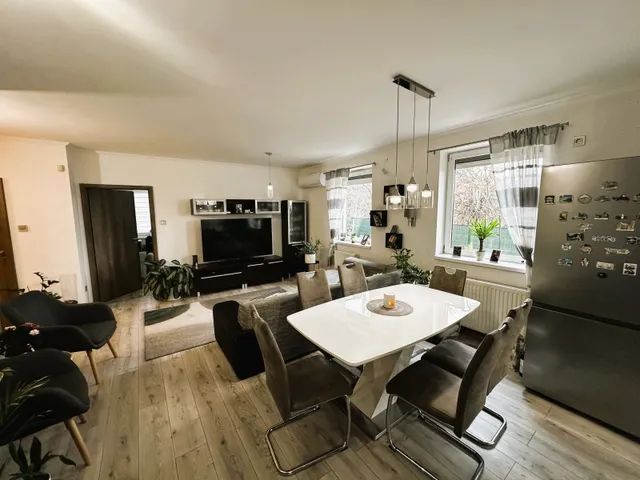 Eladó lakás Pécs, Diós 70 nm