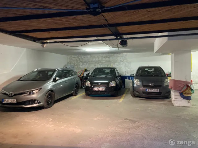 Eladó garázs Pécs, Újpatacs 11 nm